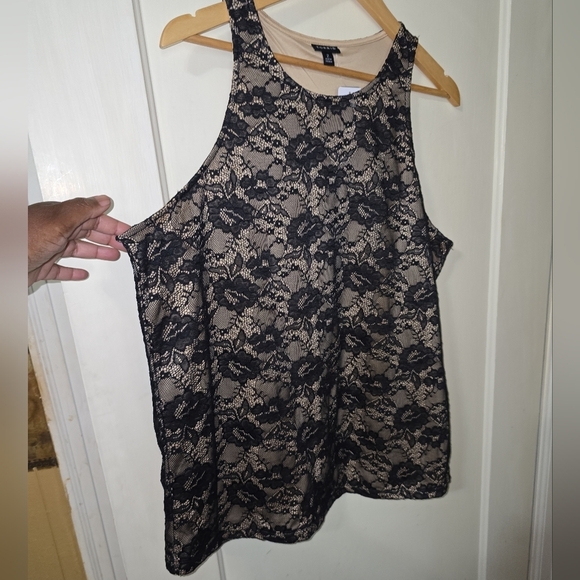Torrid Stretch Lace  High Neck Tank Deep Black  Size 2X 18/20 NWT - Picture 3 of 9